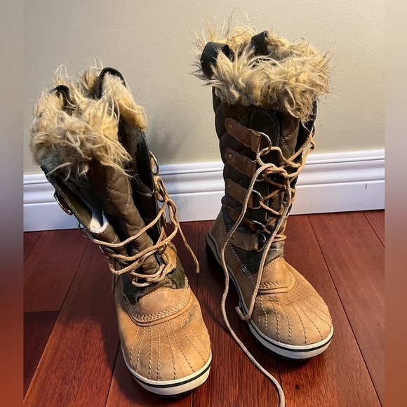 Sorel waterproof winter  boots size ladies 6 - Picture 2 of 6
